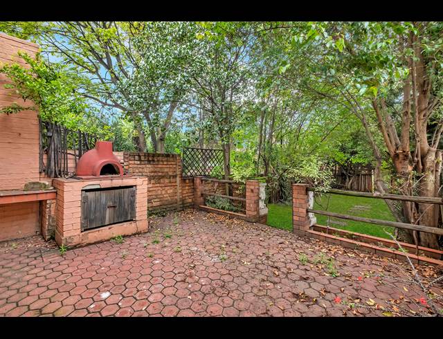 2 BEDROOM TOWNHOUSE FOR SALE IN WINDSOR EAST
